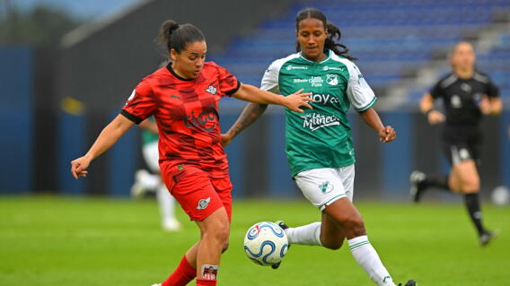 Acción de juego entre Deportivo Cali femenino y Libertad en la Copa Libertadores 2026.