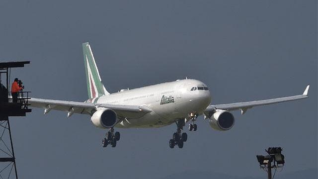 ¡Emocionante! Así fue el aterrizaje del papa Francisco en Bogotá