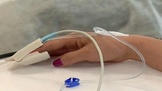 Dos caras del cáncer en Colombia: de la interminable tramitología a la atención digna de unos pocos