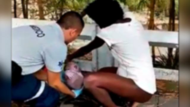 ¡El milagro de la vida! En video quedó registrado parto atendido por paramédico en un andén ¡El milagro de la vida! En video quedó registrado parto atendido por paramédico en un andén