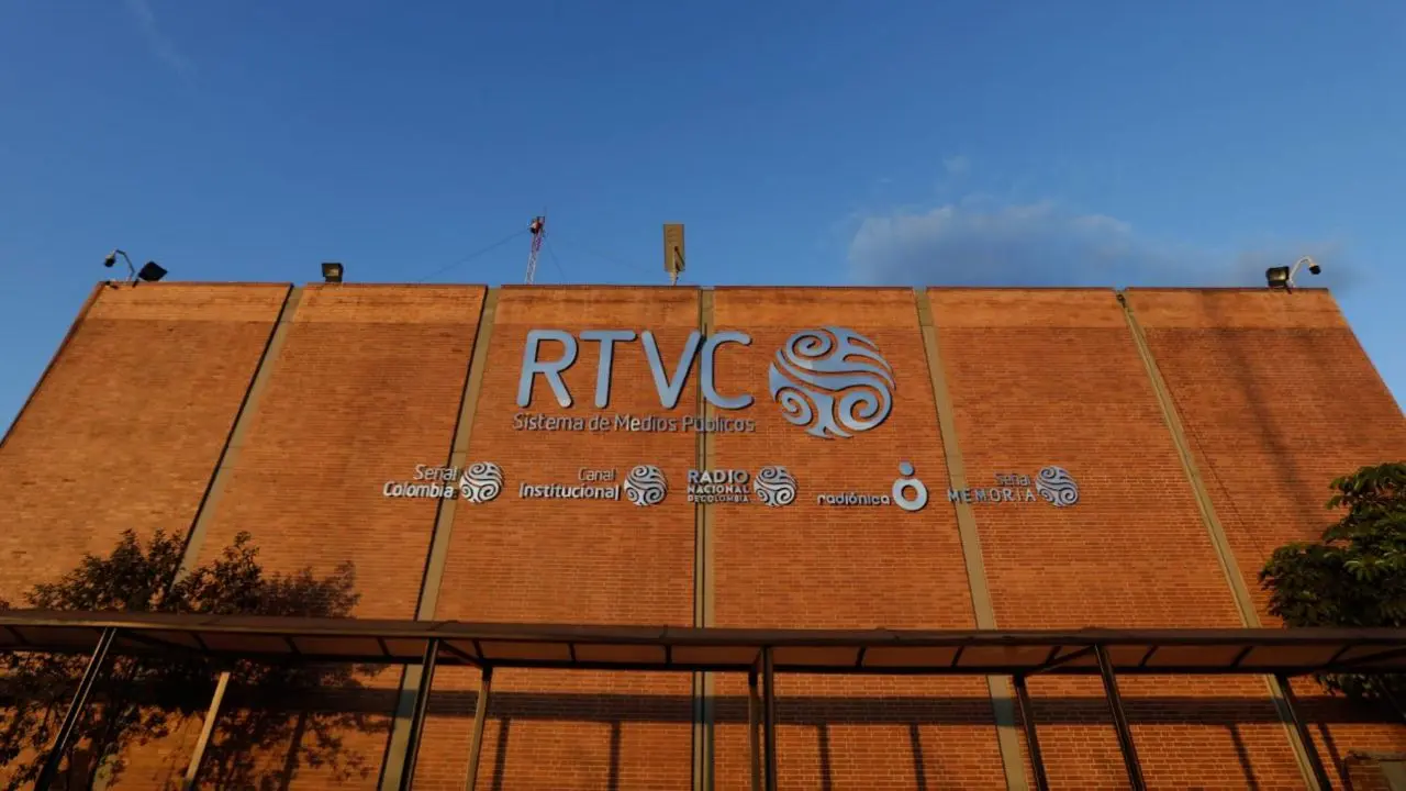 RTVC denuncia sobrecostos e inoperatividad en unidad móvil de 11.924 millones de pesos