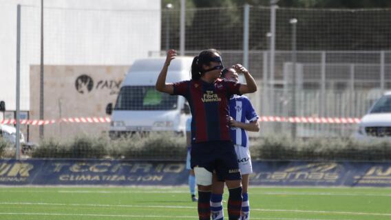 Mayra Ramírez en acción de juego con Levante frente al Huelva. Foto: Levante Twitter Oficial Mayra Ramírez en acción de juego con Levante frente al Huelva. Foto: Levante Twitter Oficial