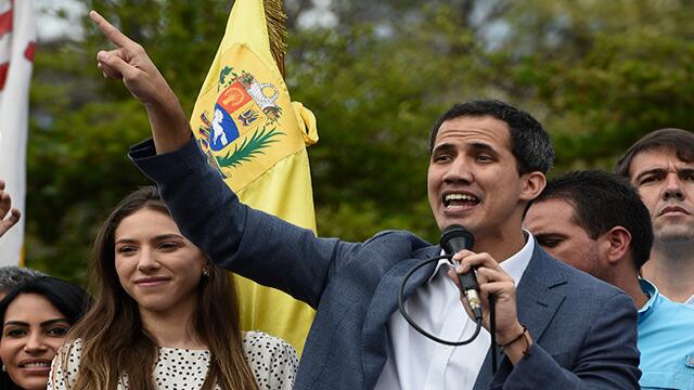 Guaidó llama a manifestarse para que las Fuerzas Armadas “se pongan del lado del pueblo”