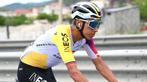 Egan Bernal, ciclista colombiano del INEOS Grenadiers, en la etapa 1 del Giro de Italia 2025 Egan Bernal, ciclista colombiano del INEOS Grenadiers, en la etapa 1 del Giro de Italia 2025