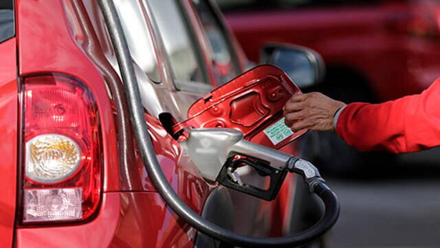 Bajan precios de la gasolina a partir de este jueves