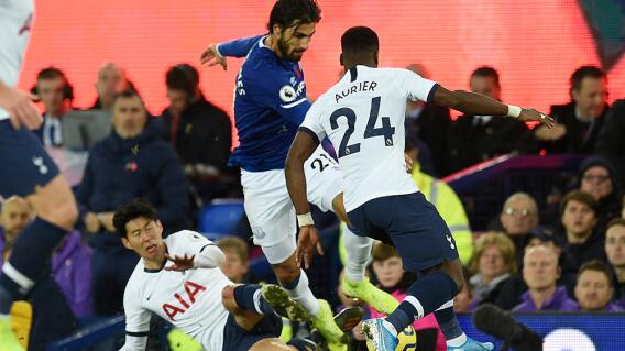 347700_Lesión de Son a André Gomes // Foto: AFP