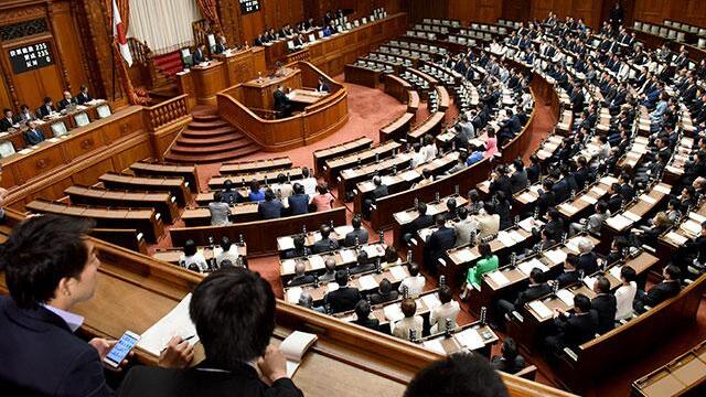 Parlamento japonés aprueba ley para la primera abdicación en más de 200 años Parlamento japonés aprueba ley para la primera abdicación en más de 200 años