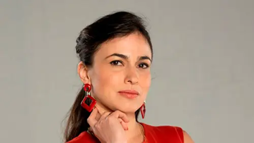 Paula Milena Castaño es Mariana Azcárate en Devuélveme la Vida. 