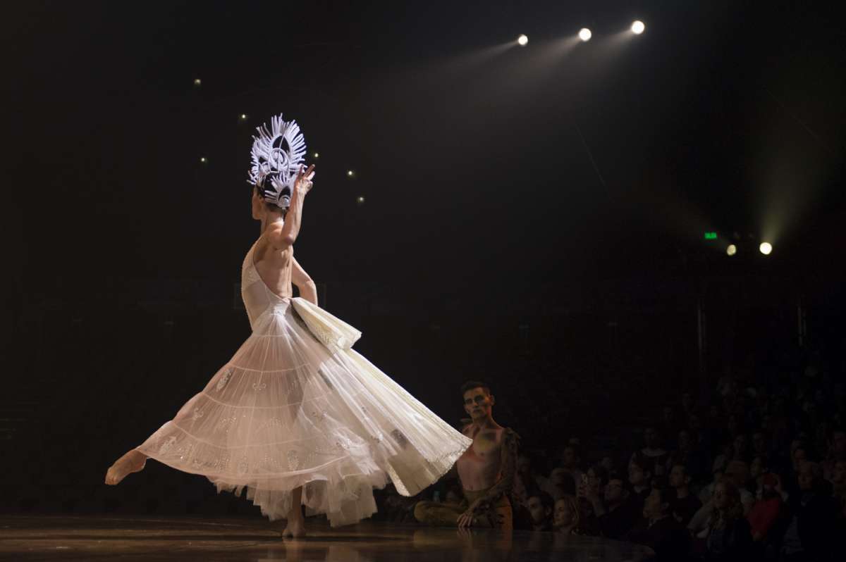 636497_amaluna_cirque_du_soleil_shock_davod_schwarz7360.jpg