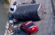 Caída de puente deja dos policías muertos