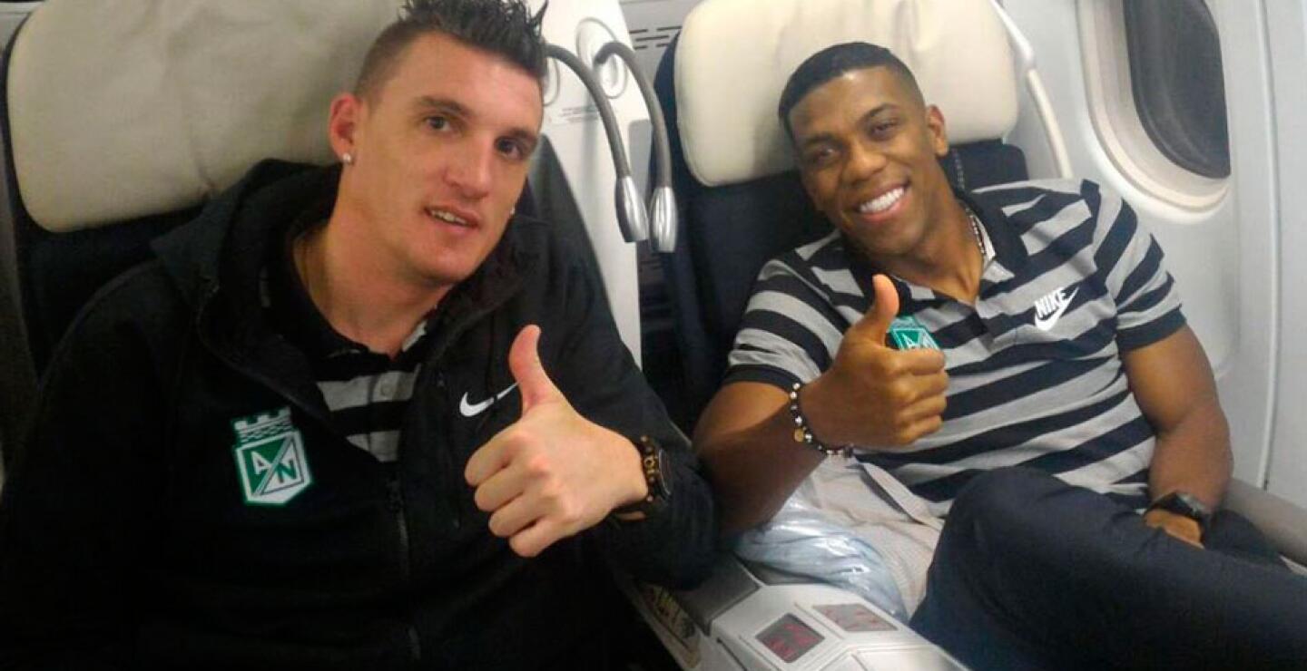 Franco Armani (Izq.) buscará ratificar su buen momento en el arco del 'verde de la montaña'. Por su parte, Orlando Berrío con sus goles quiere celebrar en territorio japonés. Tomado de Twitter: @nacionaloficial