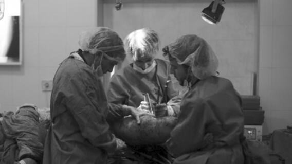 305067_Blu Radio / Cirugía / Foto: Referencia AFP.