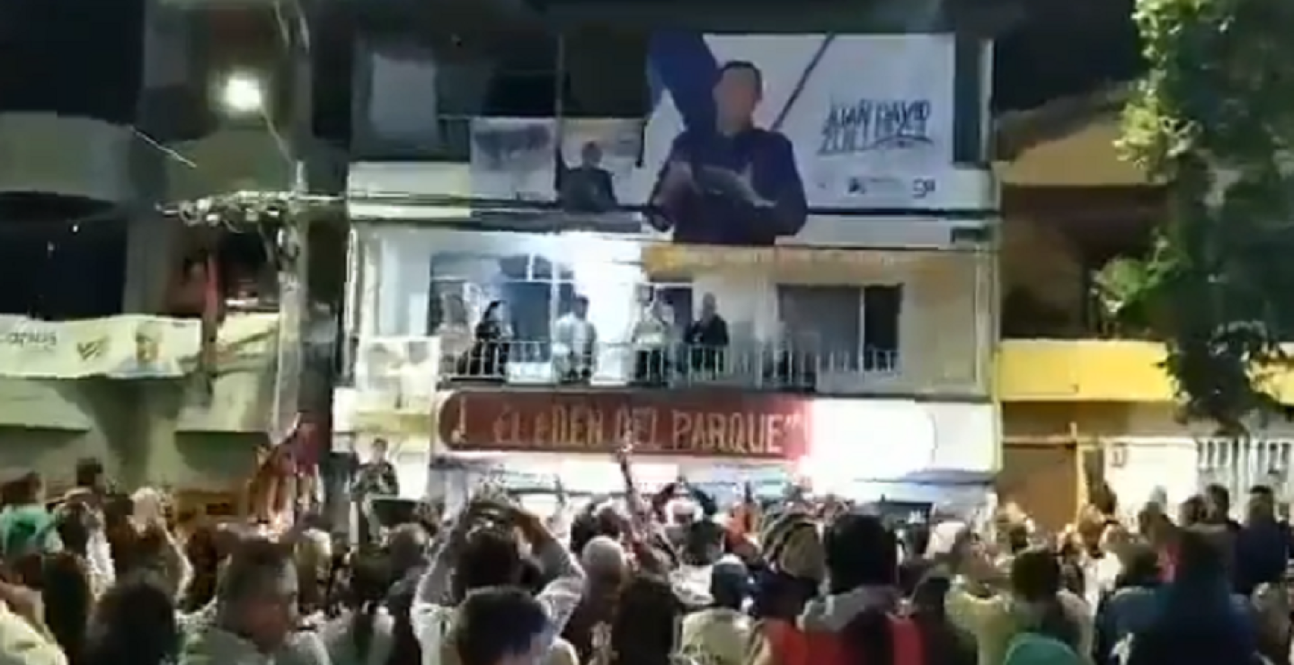 346420_BLU Radio. Abuchean a Álvaro Uribe en El Santuario / Foto: Captura de video