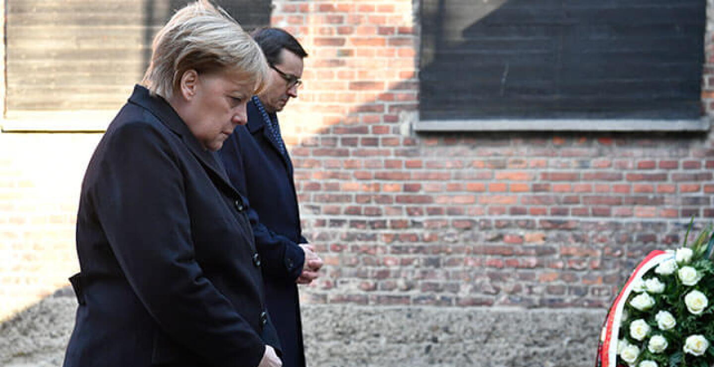 merkel-campo-nazi.jpg