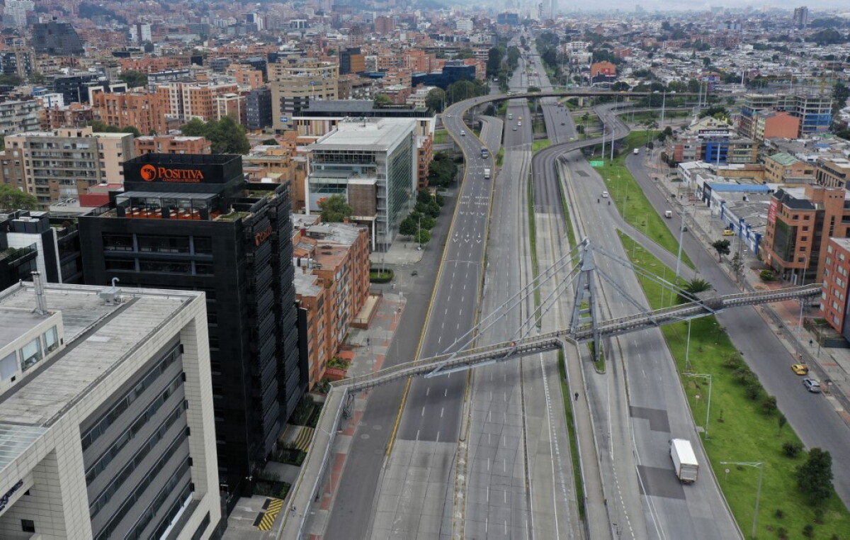 Decretan alerta roja en Bogotá y toque de queda total hasta el 12 de enero