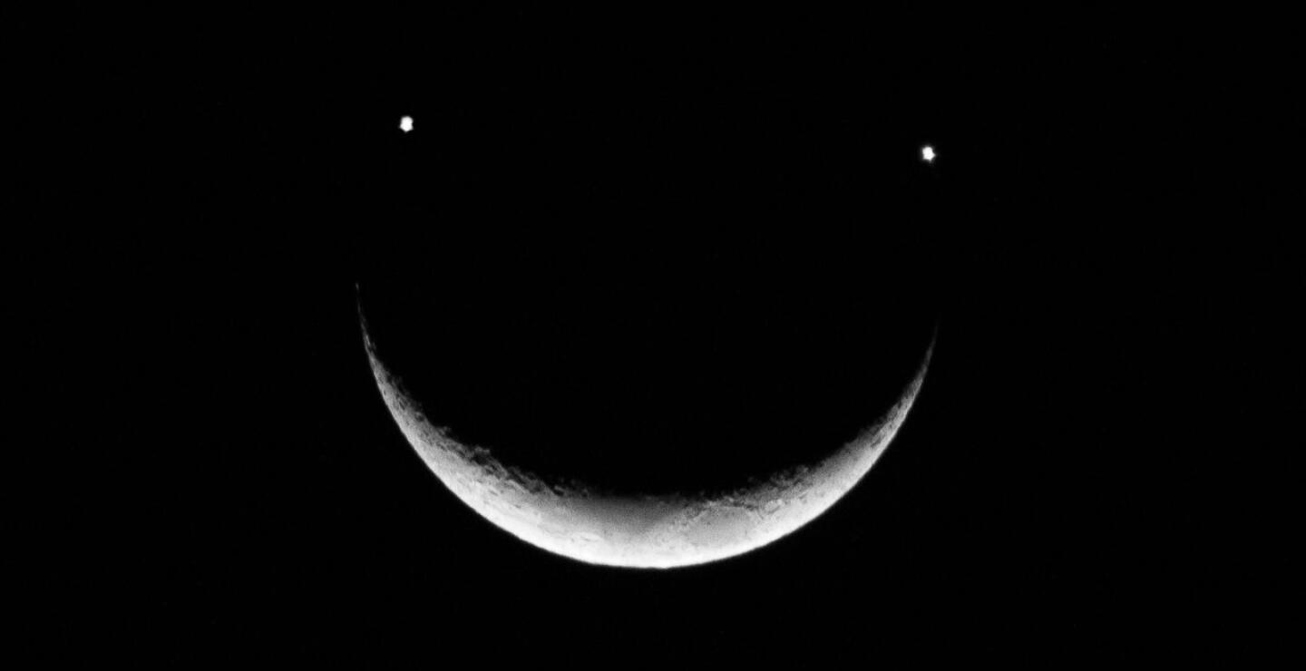 Misterioso "rostro sonriente" aparecerá en el cielo muy pronto: así se vería la figura