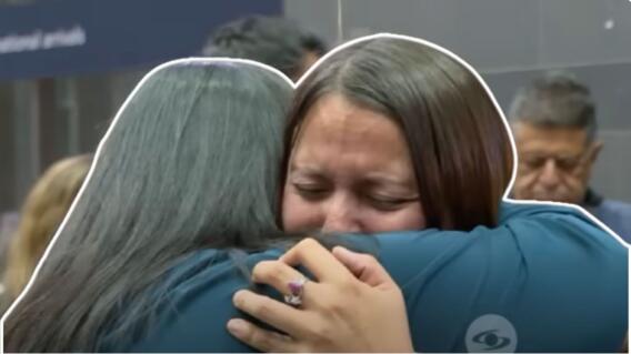 Madre e hija, separadas por 41 años, el reencuentro conmueve Madre e hija, separadas por 41 años, el reencuentro conmueve