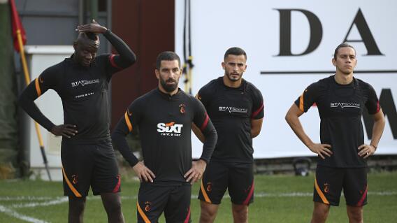 Omar Elabdellaoui, jugador de Galatasaray Omar Elabdellaoui, jugador de Galatasaray