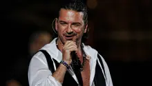 374590_ricardo_arjona_1.jpg
