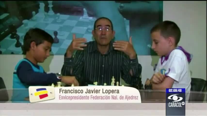 A través de un tablero de ajedrez, empresario paisa forma gente más inteligente