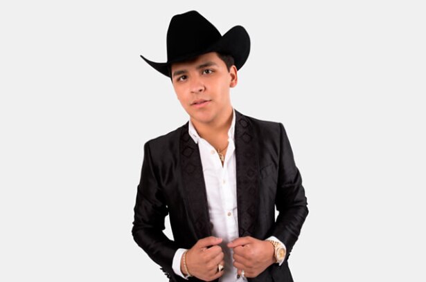 christian-nodal-colp.jpg