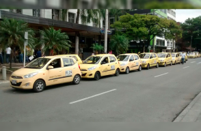 283608_BLU Radio. Taxis en Medellín / Foto: BLU Radio