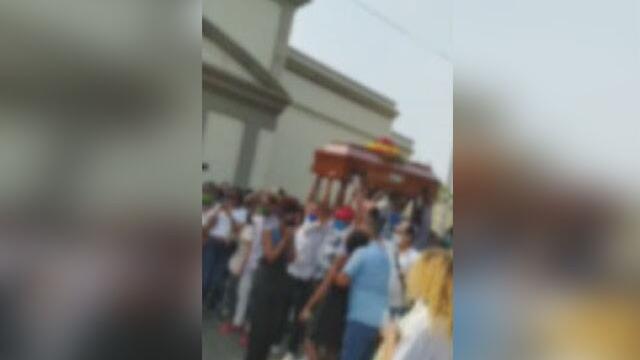En plena cuarentena se les ocurrió hacer una fiesta para despedir a un muerto