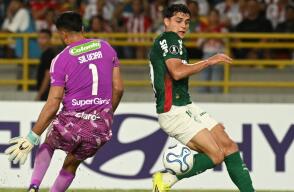 Mauro Silveira en Junior vs. Palmeiras en Copa Libertadores.