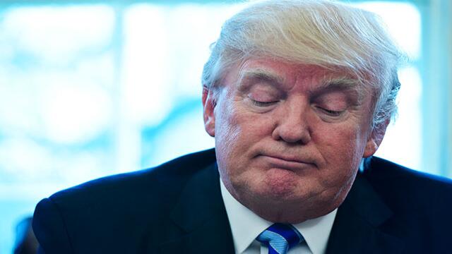 Gobierno federal de EE. UU. cierra parcialmente cuando se cumple un año de Trump como presidente