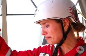 A Laura Tobón se le corre el rímel por llorar luego de enterarse que debe tirarse de un edificio.