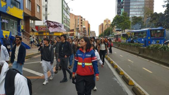 Estudiantes de las universidades Libre y Javeriana se manifestaron en contra del alza de matrículas Estudiantes de las universidades Libre y Javeriana se manifestaron en contra del alza de matrículas