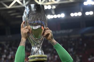 Trofeo Supercopa de Europa Trofeo Supercopa de Europa