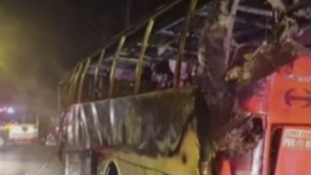 Bus intermunicipal incinerado Bus intermunicipal incinerado