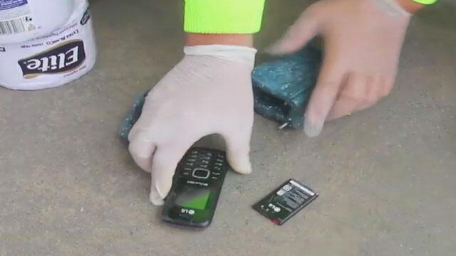 En biblias y jabones, presos escondían celulares que utilizaban para extorsionar desde la cárcel