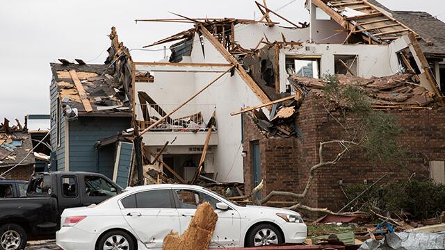 Tornado sacudió el estado de Misuri en EE. UU. y dejó tres muertos
