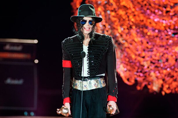 2404michaeljackson.jpg