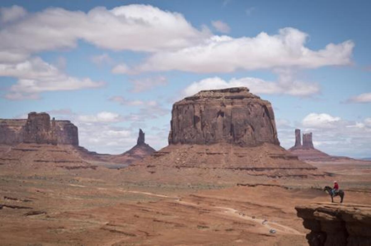 14394_BLU Radio, referencia desierto / foto: AFP