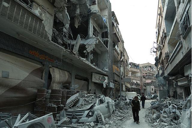 Armas químicas: 60 personas sufrieron dificultades respiratorias tras bombardeos en Siria