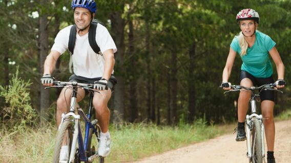 La práctica de ciclismo se ha convertido en una de las actividades preferidas por deportistas recreativos. La práctica de ciclismo se ha convertido en una de las actividades preferidas por deportistas recreativos.