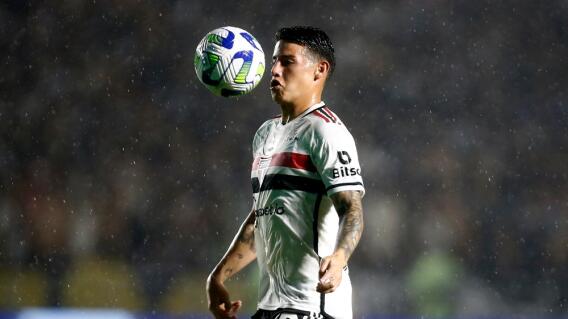James Rodríguez, volante colombiano de Sao Paulo, en medio de su partido contra Cuiabá, en el Brasileirao James Rodríguez, volante colombiano de Sao Paulo, en medio de su partido contra Cuiabá, en el Brasileirao