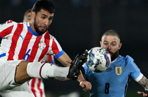 Acción de juego del partido Paraguay vs. Uruguay, por las Eliminatorias Sudamericanas rumbo al Mundial del 2026