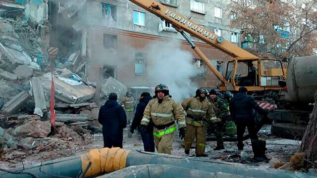 Explosión de gas en Rusia deja al menos 3 muertos y 79 desaparecidos