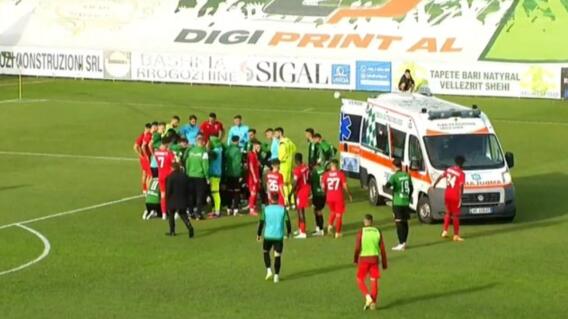 Raphael Dwamena fallece en pleno partido