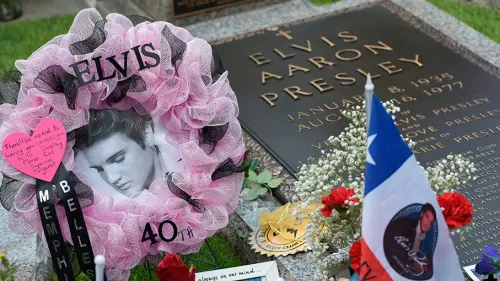 227092_elvis-presley-tumba.jpg