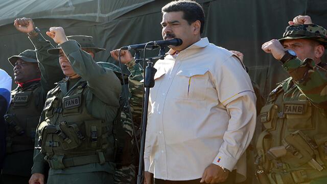 Maduro inicia ejercicios militares con el grito "fuera Trump de Venezuela" Maduro inicia ejercicios militares con el grito "fuera Trump de Venezuela"