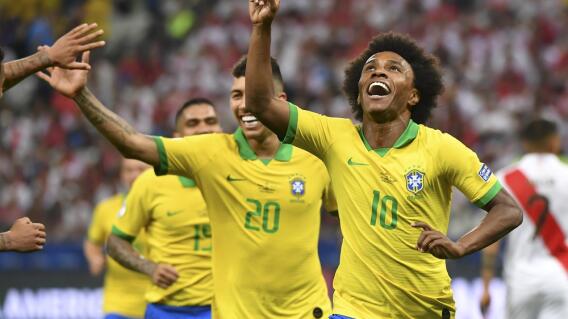 337122_BLU Radio. Brasil lidera grupo tras 5-0 contra Perú // Foto: AFP