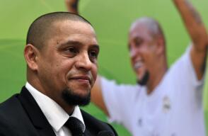 276927_robertocarlos270318afp.jpg