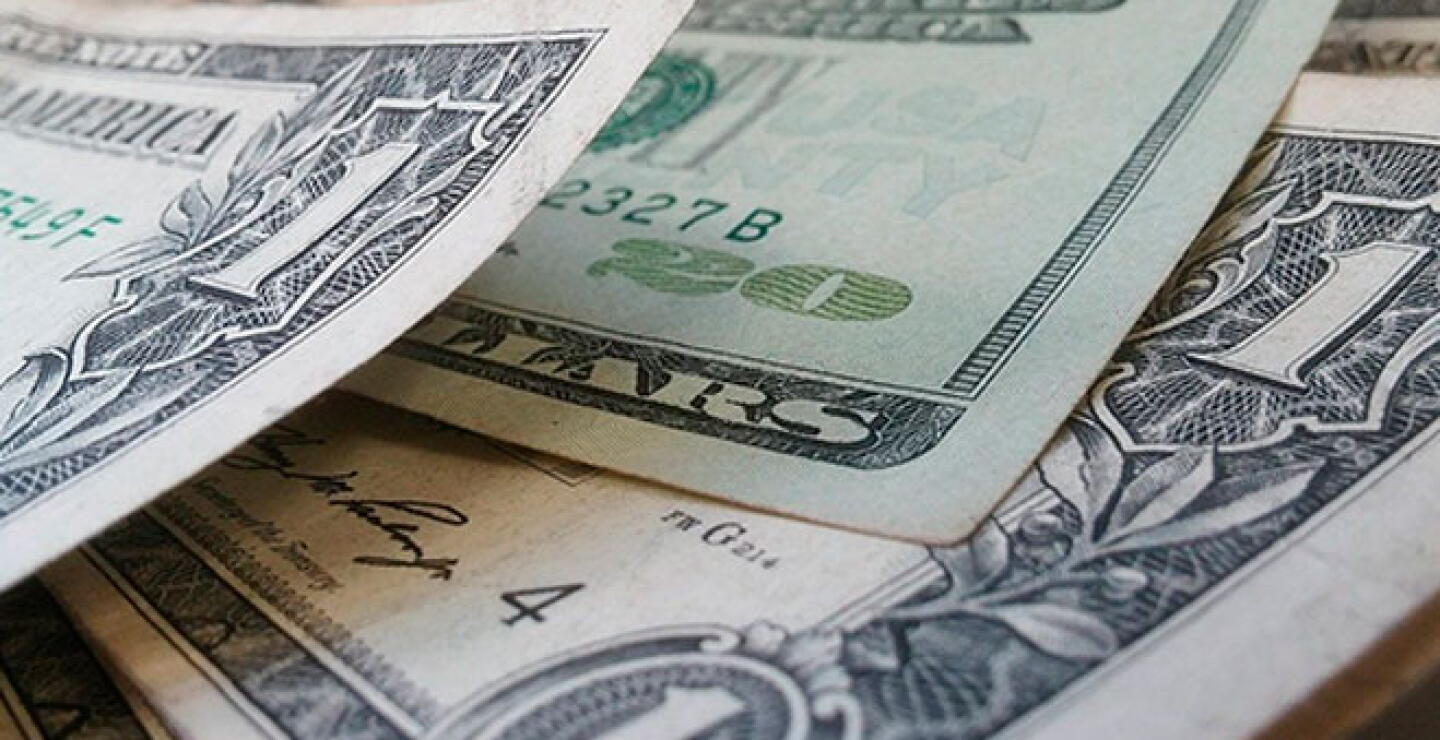 Ni la leve calma en los mercados del mundo logra que el precio del dólar deje de subir 