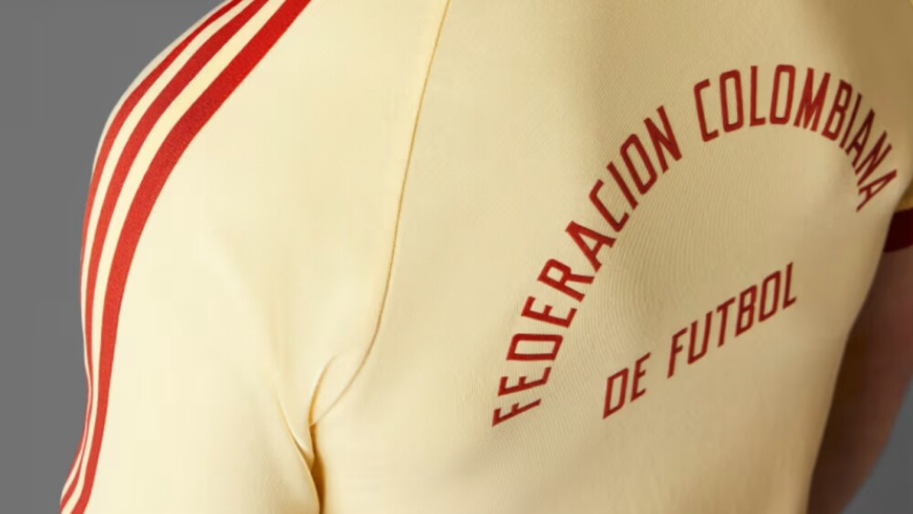 Parte trasera de la nueva camiseta retro de la Selección Colombia Parte trasera de la nueva camiseta retro de la Selección Colombia