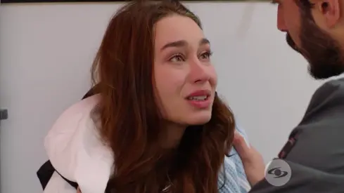 Capítulo 29 Hilos de vida: Mahinur tiene que ir al hospital de urgencia